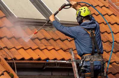 Démoussage et hydrofuge de toiture à Villebazy